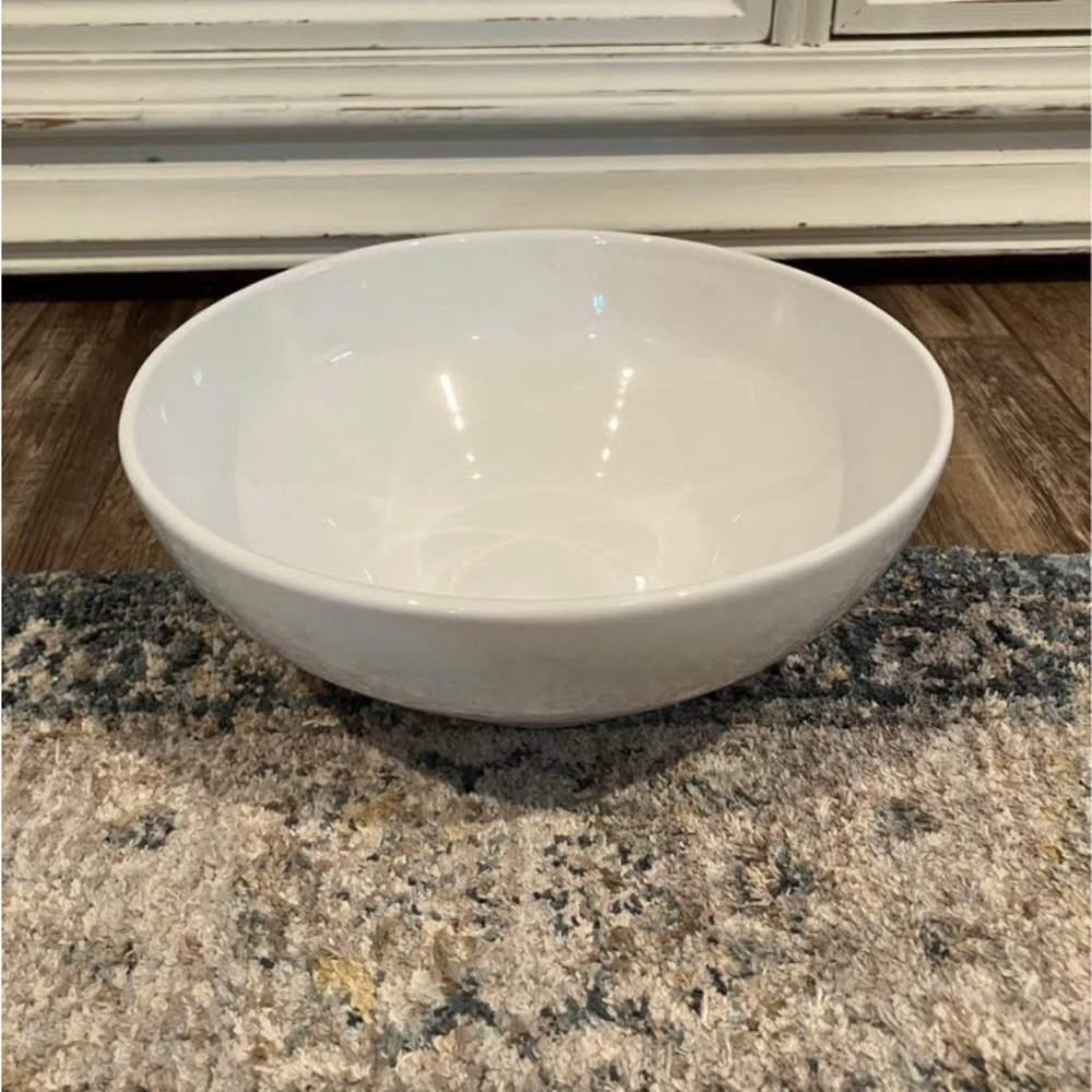 White Laurie Gates Madison
Bowl - 10"